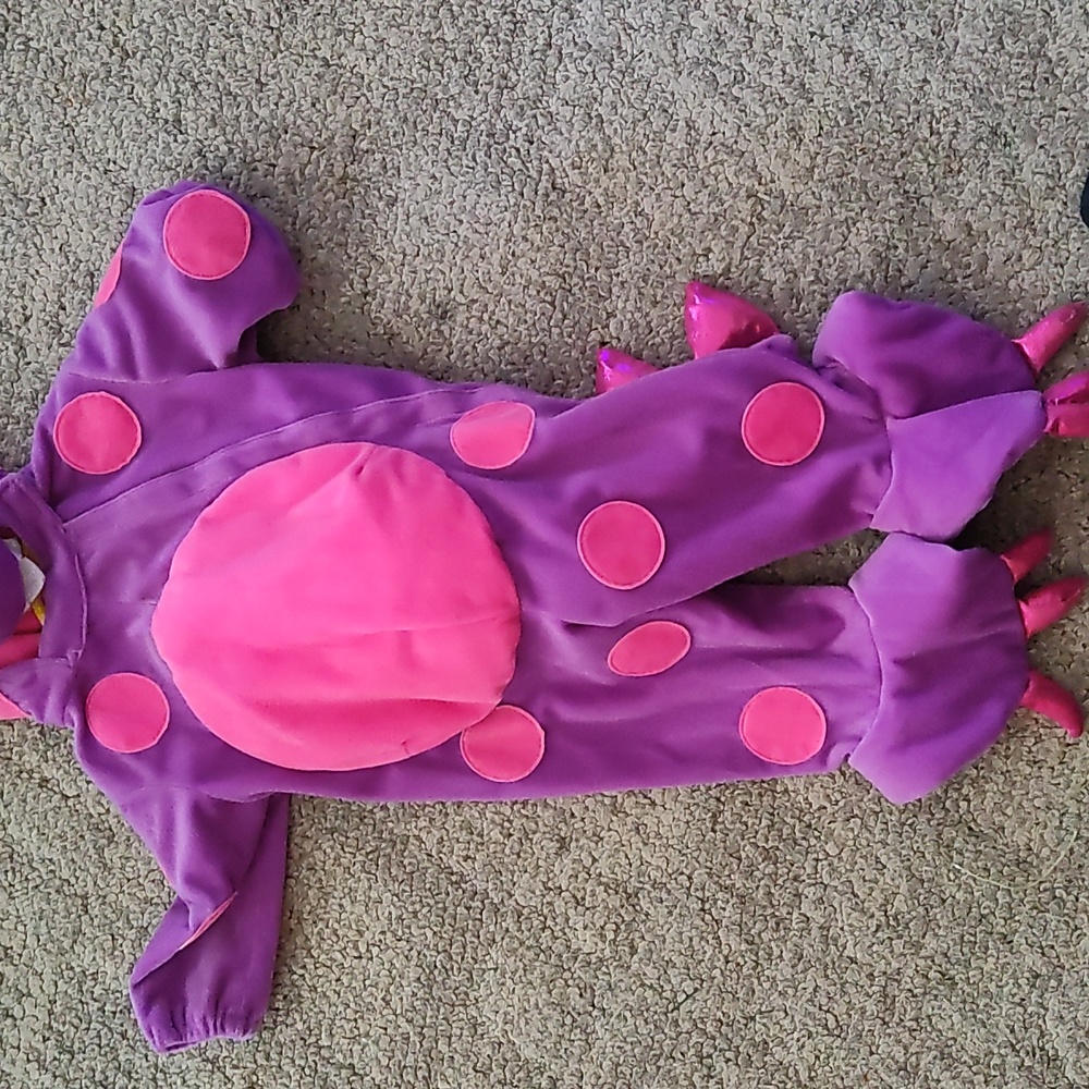 Halloween Costume - Picture 3 of 10